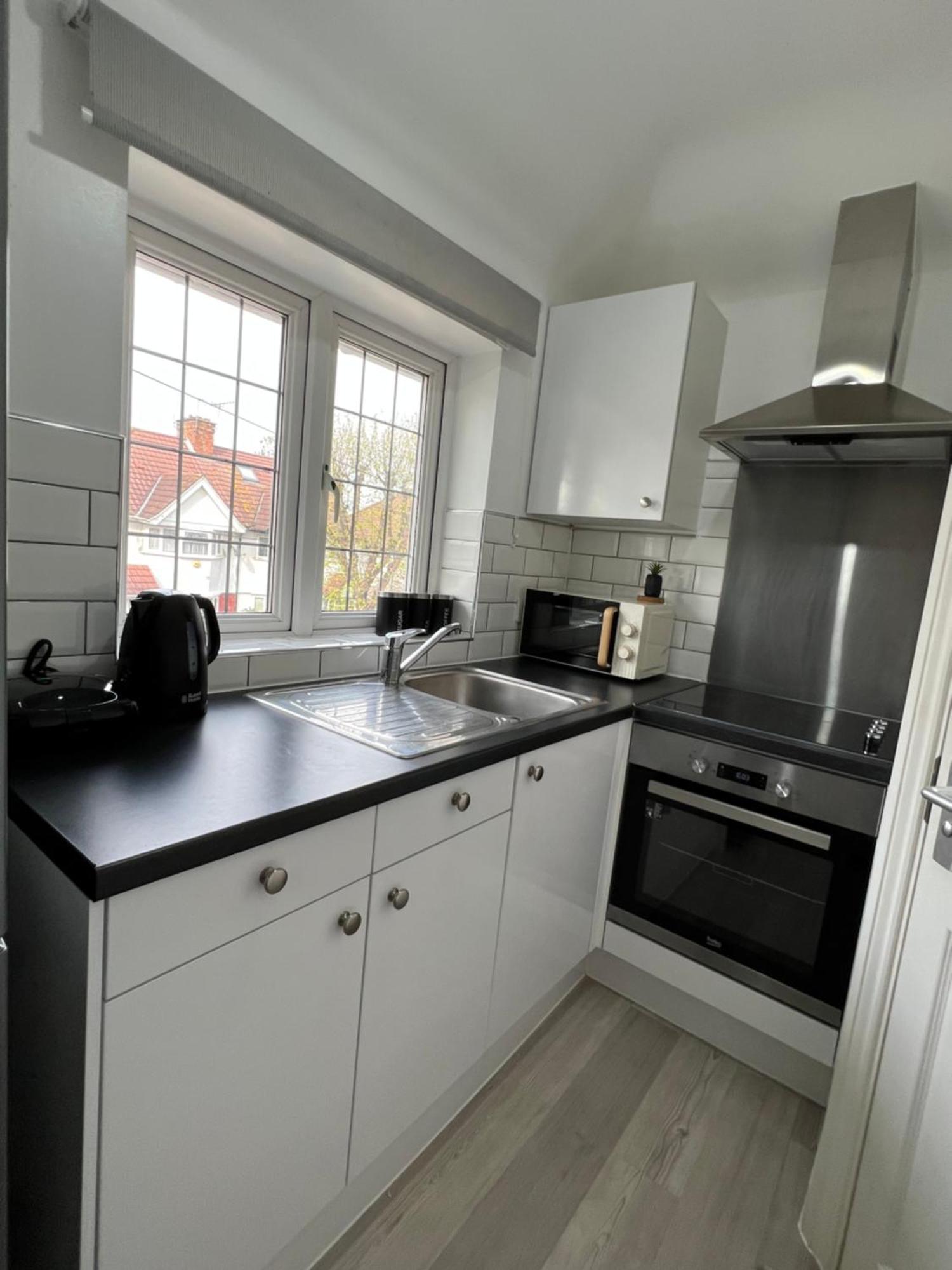 Charming Studio 30Min To Central Лондон Екстериор снимка